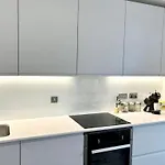 Cityview Luxe Apartment