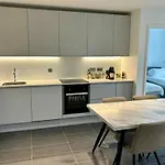 Cityview Luxe Apartment