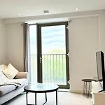 Cityview Luxe Apartment